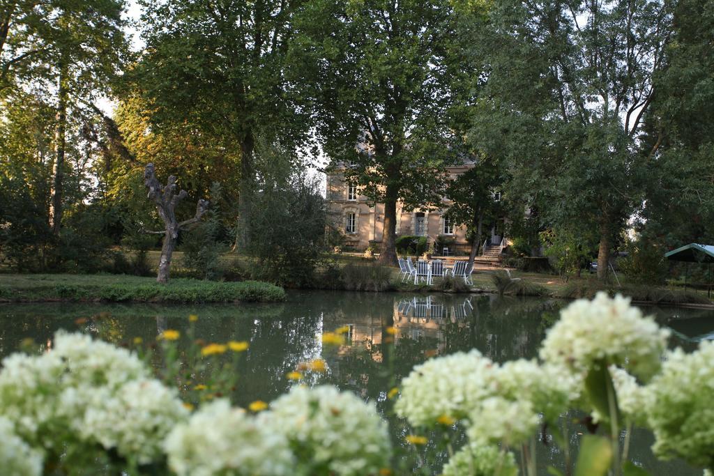 Chateau Du Beugnon Acomodação com café da manhã Tigné Exterior foto