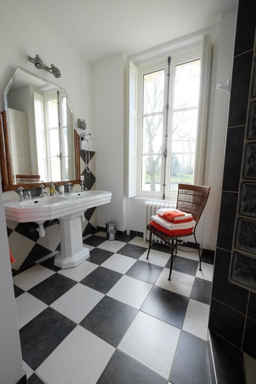 Chateau Du Beugnon Acomodação com café da manhã Tigné Quarto foto